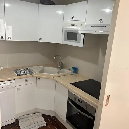 - Tour Eiffel Apartment Paris