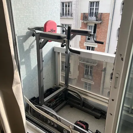 - Tour Eiffel Apartment Paris